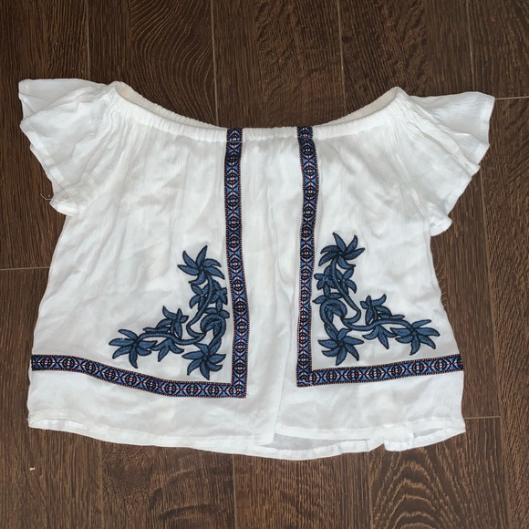 Romeo and Juliet off the shoulder top - Picture 2 of 2